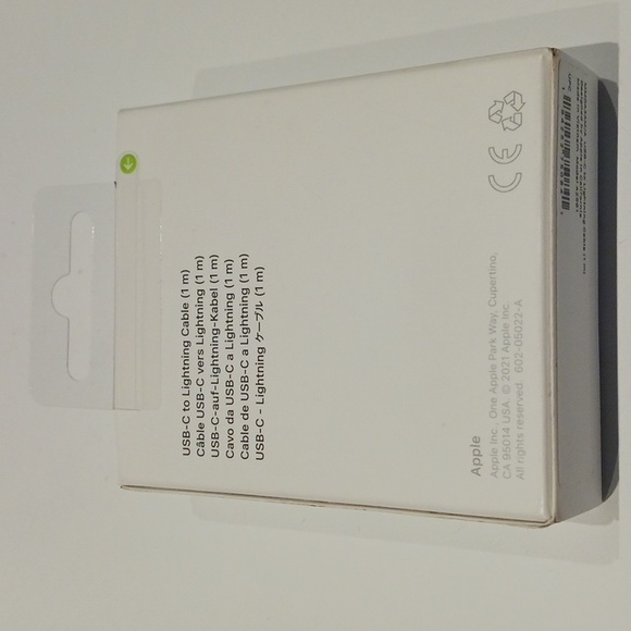 NWT Apple - USB-C To Lightning Cable 1m - Picture 3 of 4